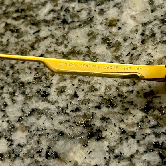 Burberry Shades - Picture 4 of 4